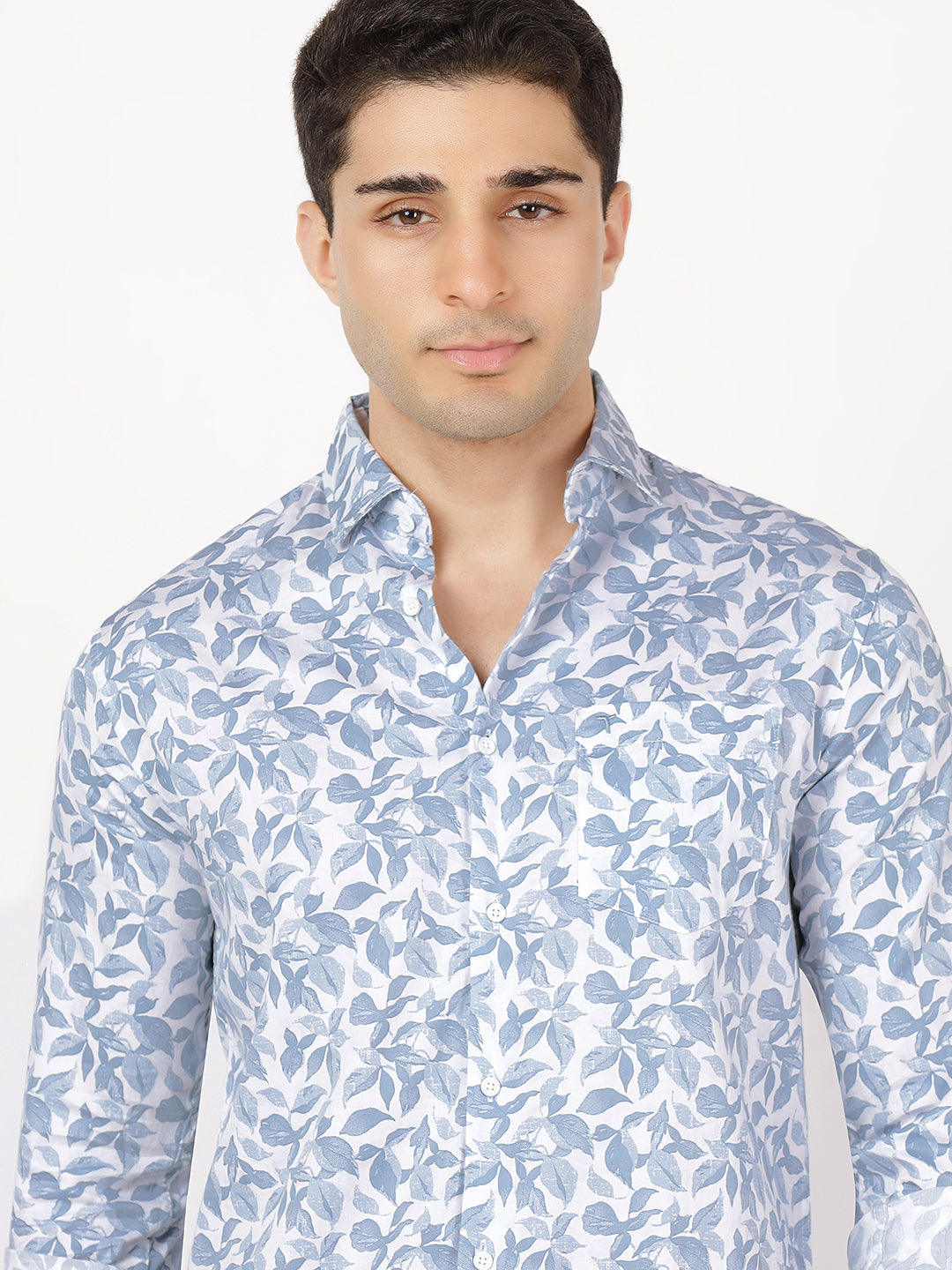 Print Long Sleeves Blue & White Leafy Print